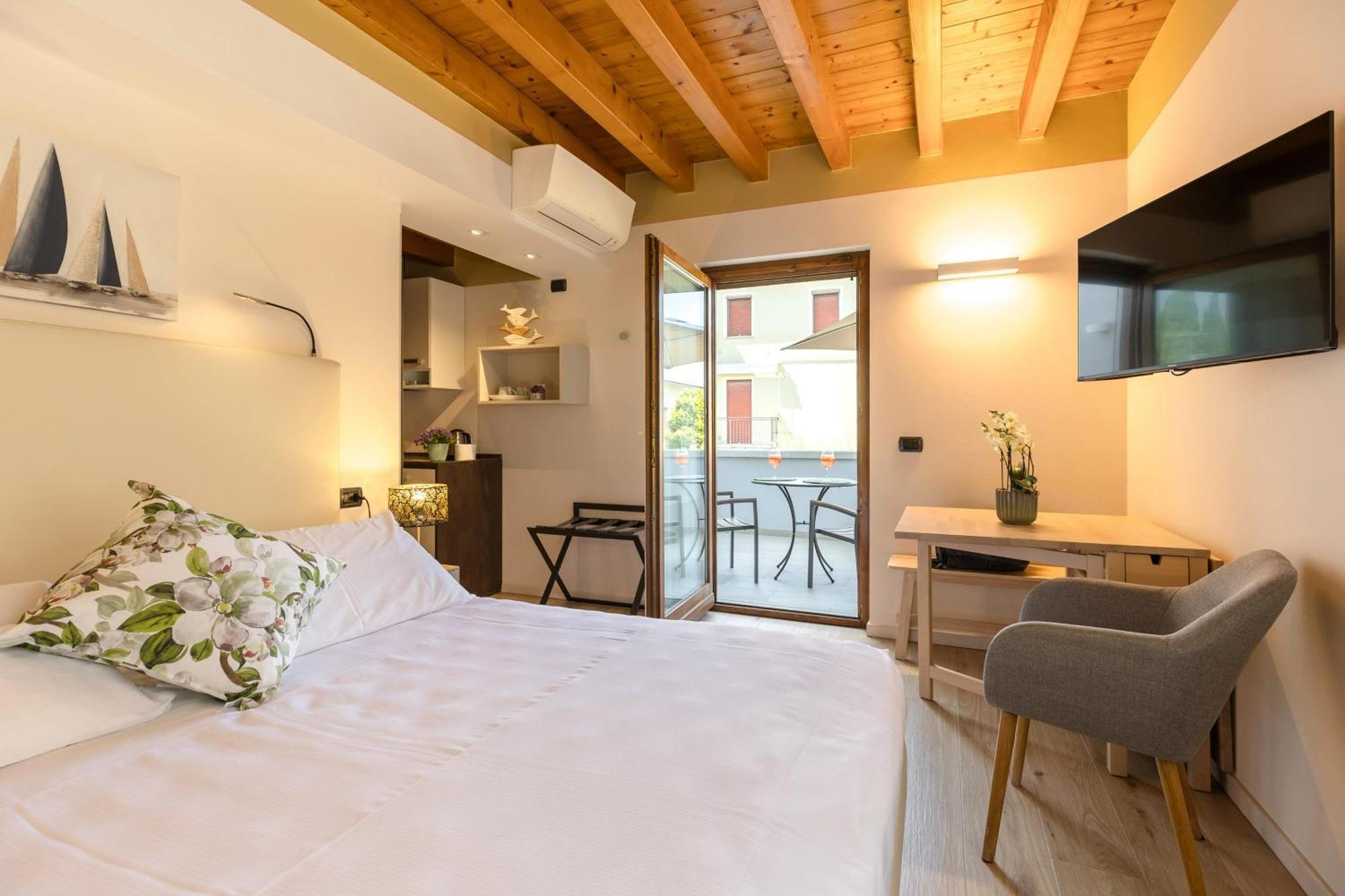 Charming Sirmione Bed and Breakfast Exteriör bild