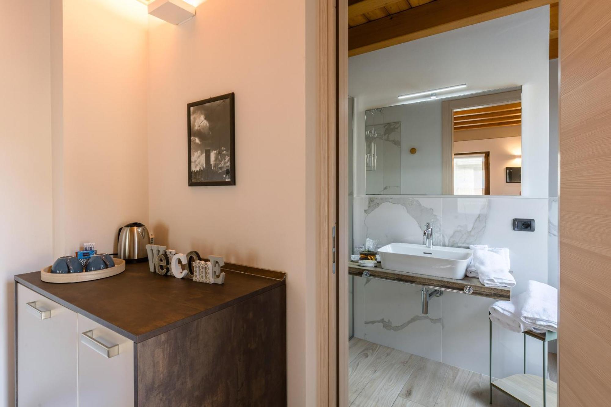 Charming Sirmione Bed and Breakfast Exteriör bild
