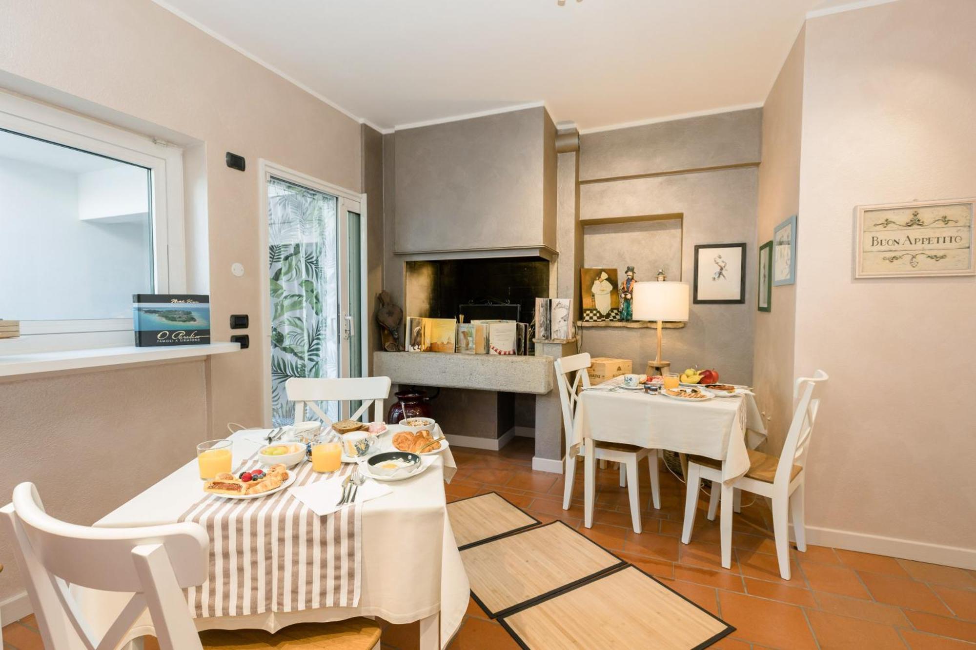 Charming Sirmione Bed and Breakfast Exteriör bild