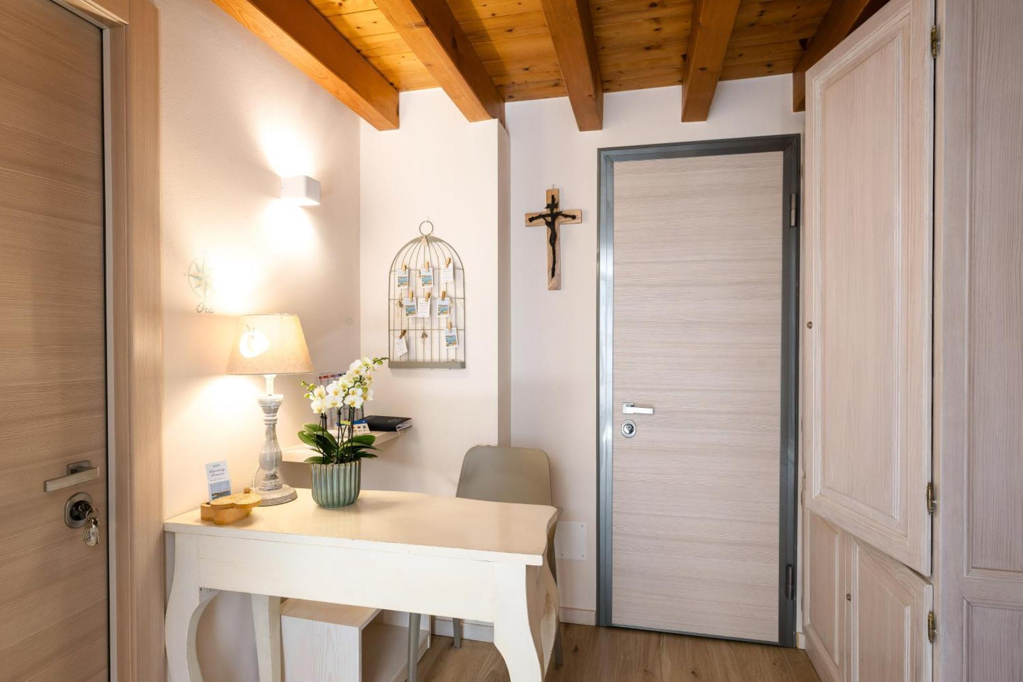 Charming Sirmione Bed and Breakfast Exteriör bild