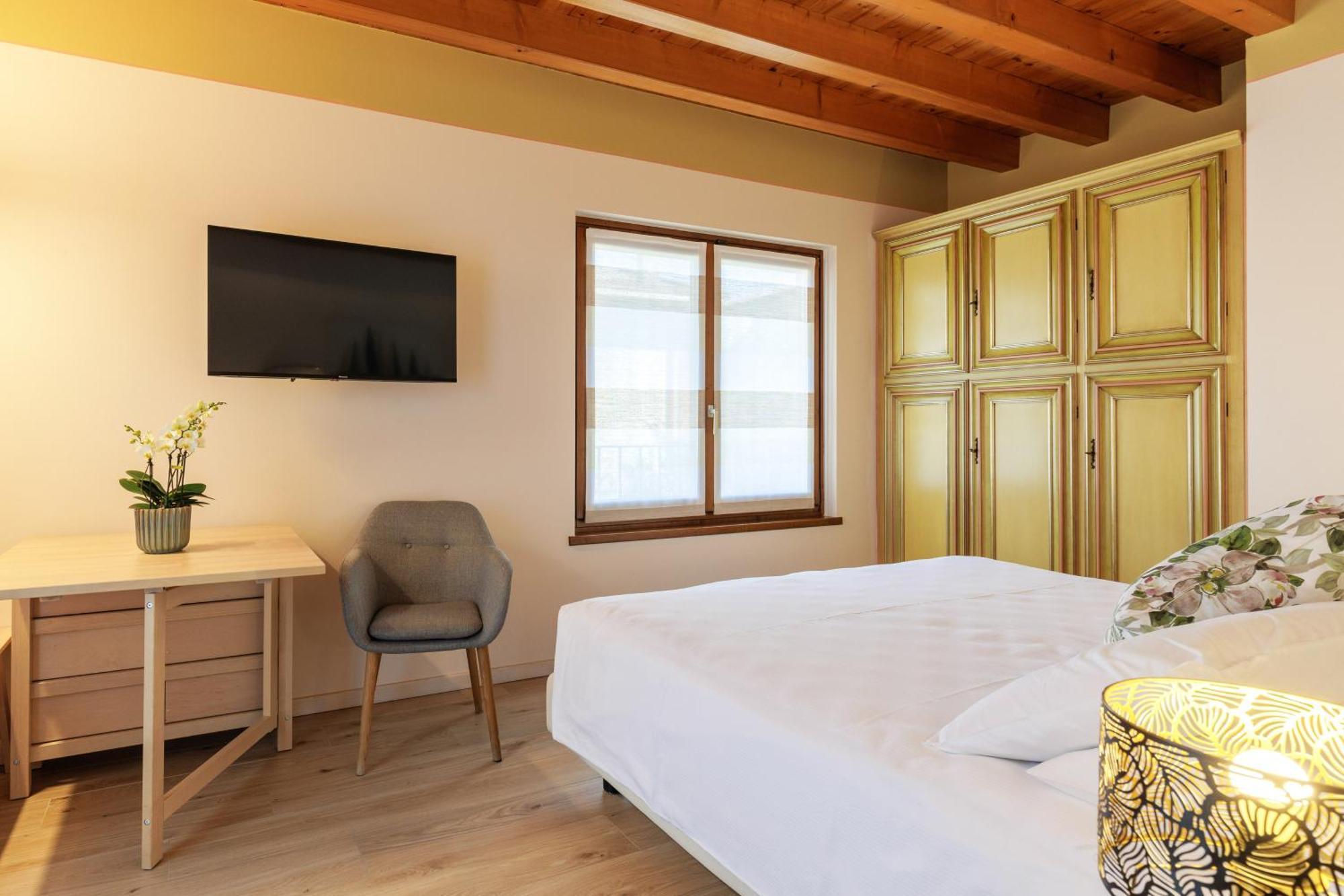 Charming Sirmione Bed and Breakfast Exteriör bild
