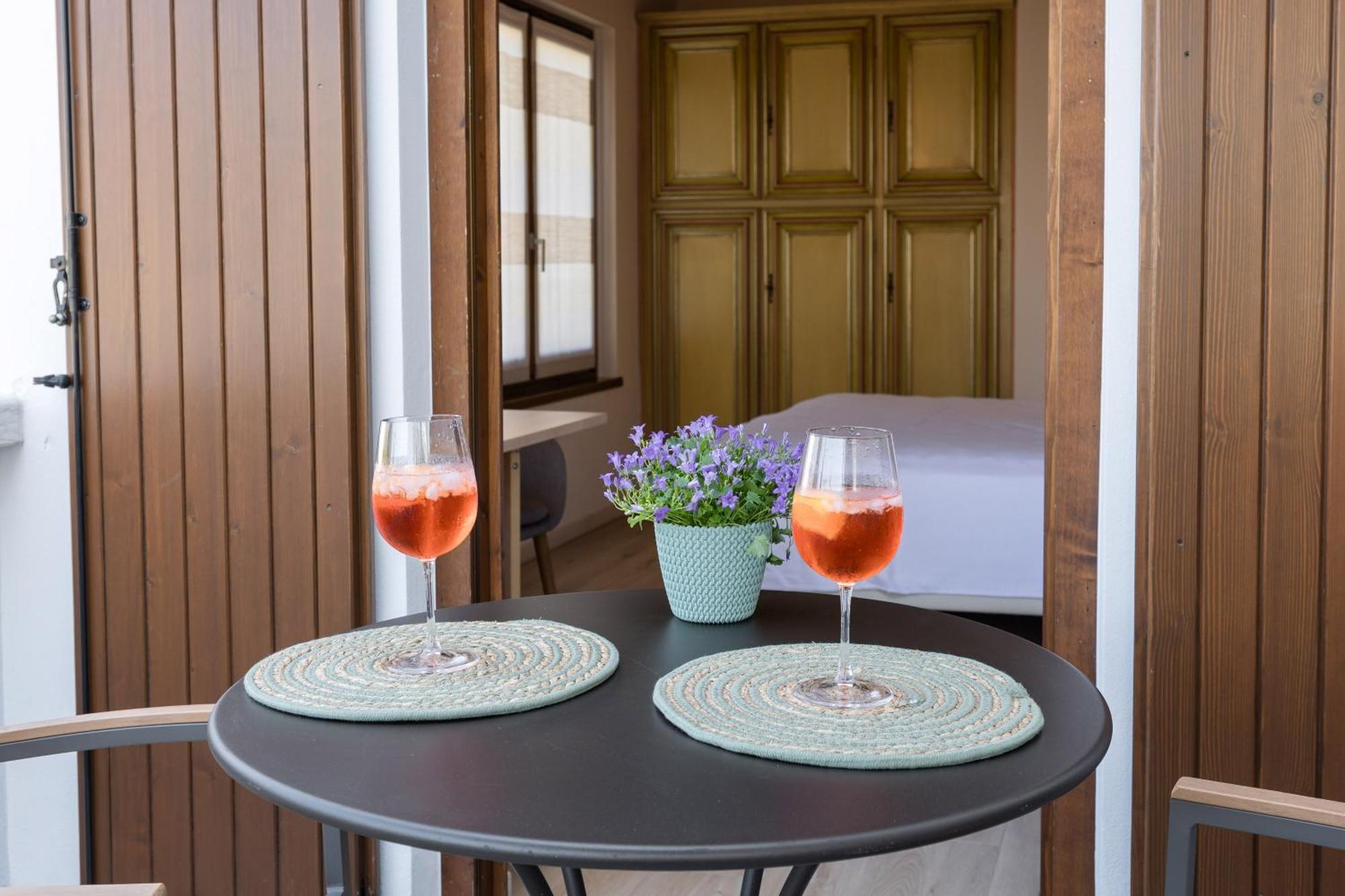 Charming Sirmione Bed and Breakfast Exteriör bild