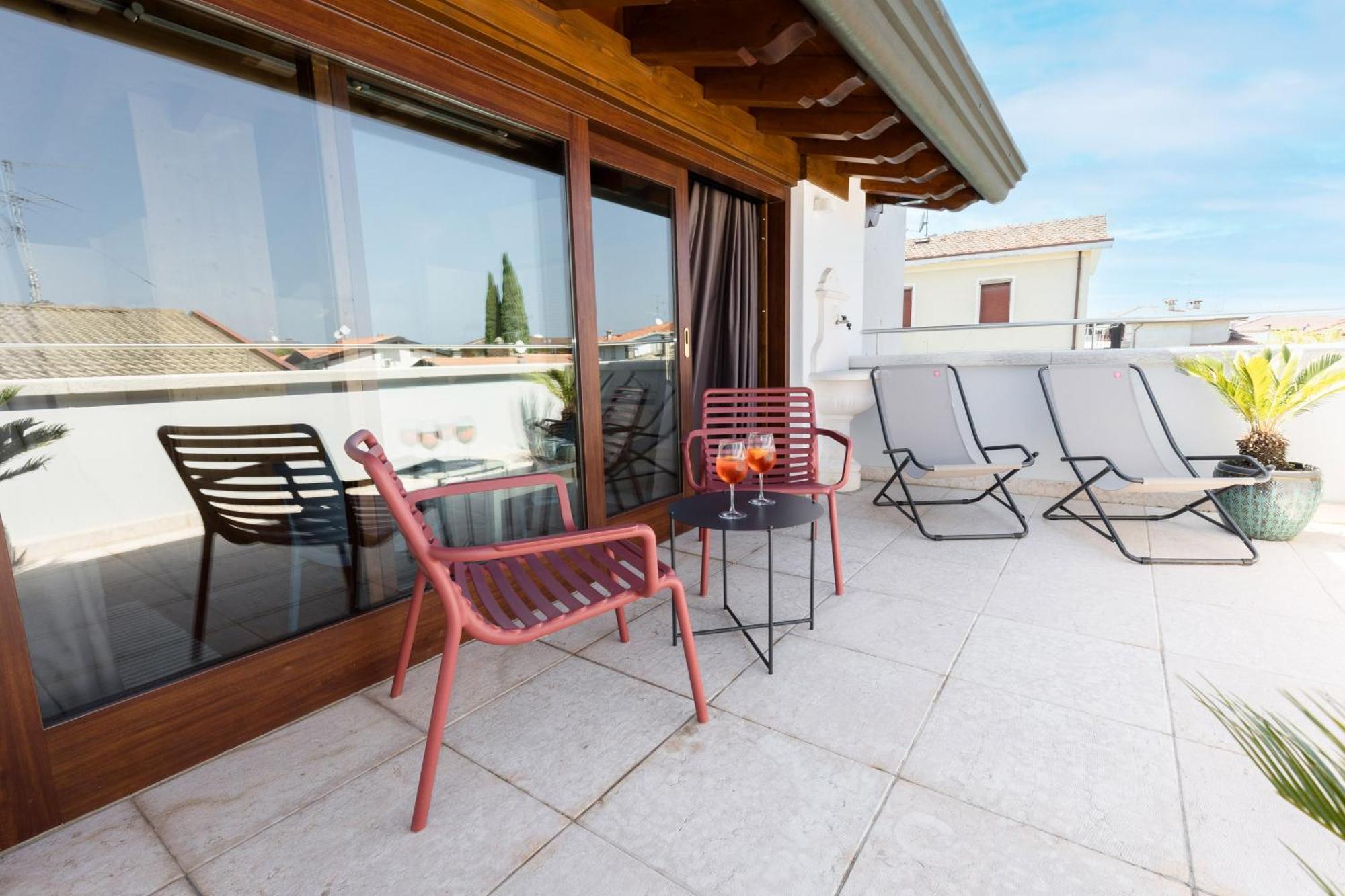 Charming Sirmione Bed and Breakfast Exteriör bild