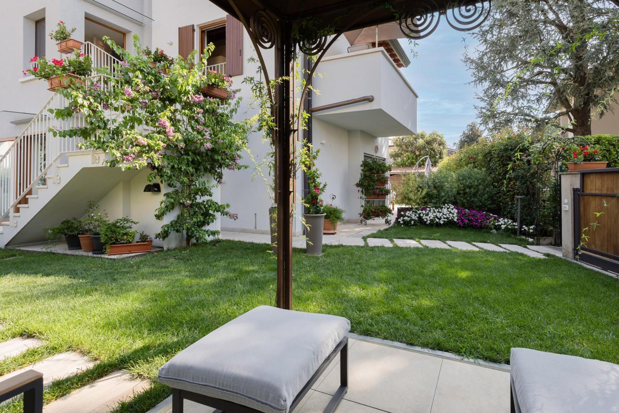 Charming Sirmione Bed and Breakfast Exteriör bild
